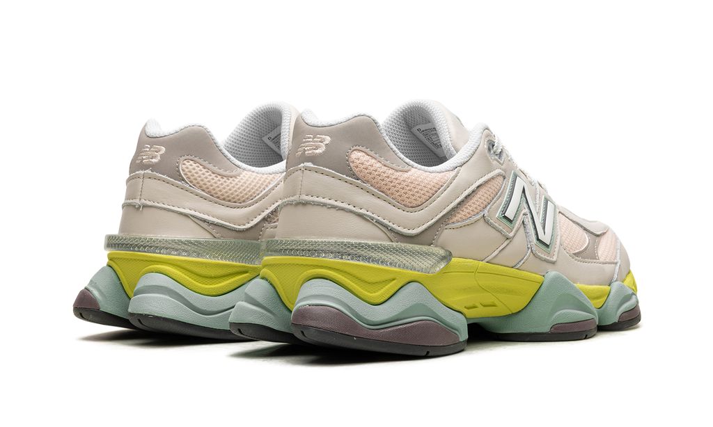 New Balance 9060 Moonbeam Keesef