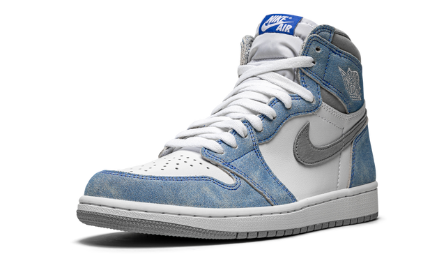 Air Jordan 1 High Hyper Royal