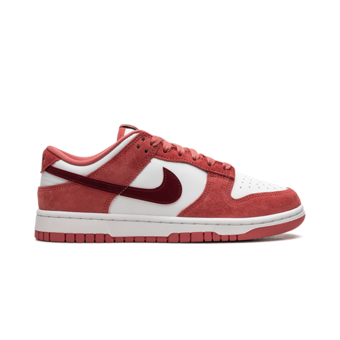 Nike Dunk Low Valentine's Day (2024)