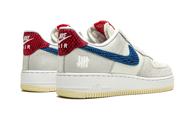 Nike Air Force 1 Low SP Undefeated 5 On It Dunk vs. AF1