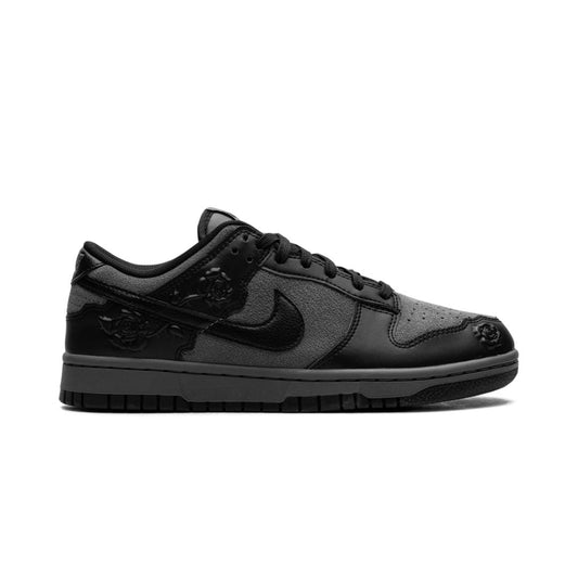 Dunk Low WMNS "Black Roses" Keesef 