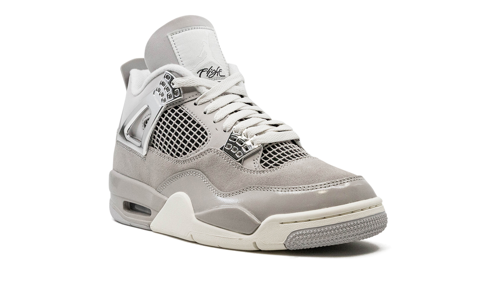 Air Jordan 4 Frozen Moments