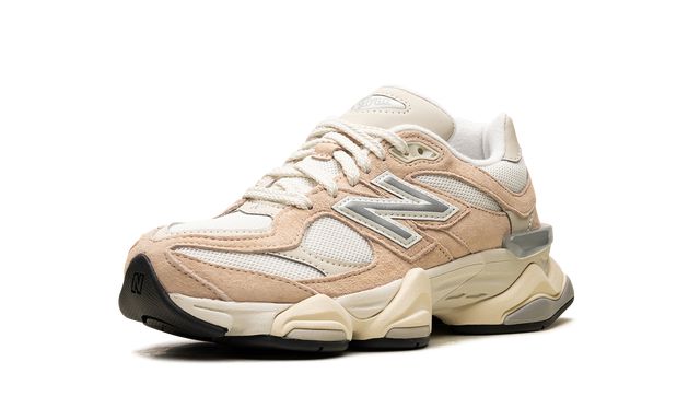 New Balance 9060 Vintage Rose Keesef 