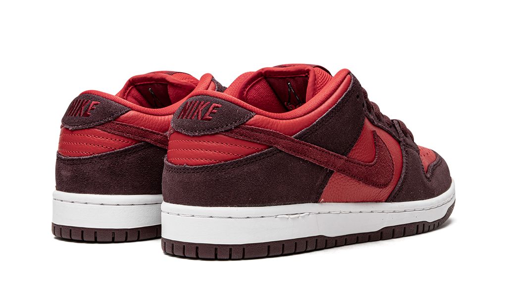Nike SB Dunk Low Cherry Nike SB Dunk Low Cherry Keesef 