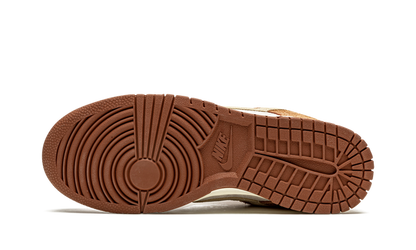 Nike Dunk Low Medium Curry